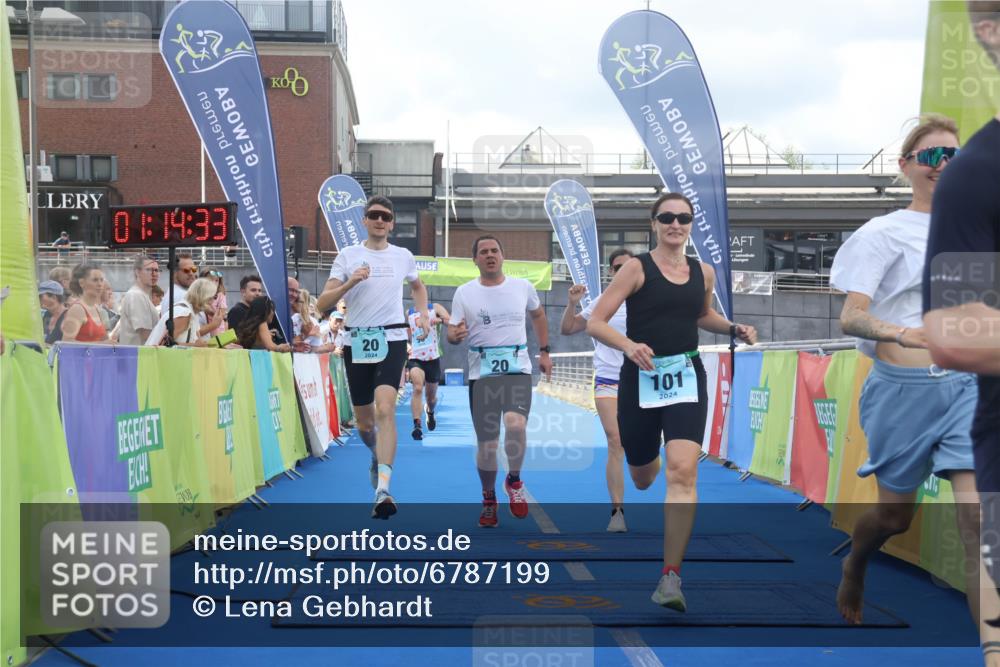 11.08.2024 - GEWOBA Citytriathlon Bremen Lena Gebhardt http://msf.ph/oto/6787199 11.08.2024 11:14:36 Ziel 20, 33, 101 meine-sportfotos.de