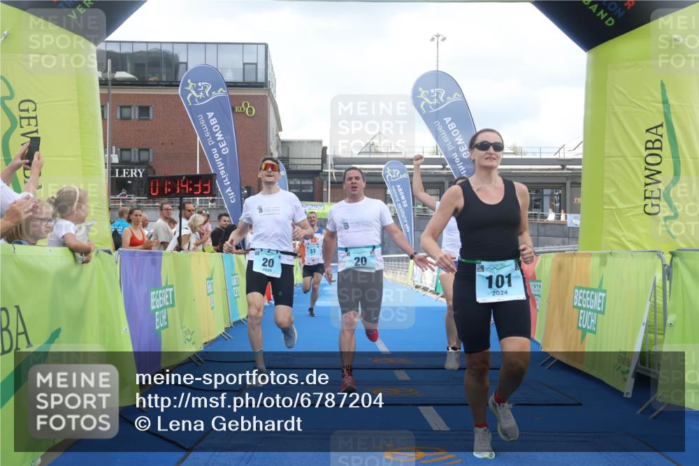 11.08.2024 - GEWOBA Citytriathlon Bremen Lena Gebhardt http://msf.ph/oto/6787204 11.08.2024 11:14:36 Ziel 20, 33, 101 meine-sportfotos.de