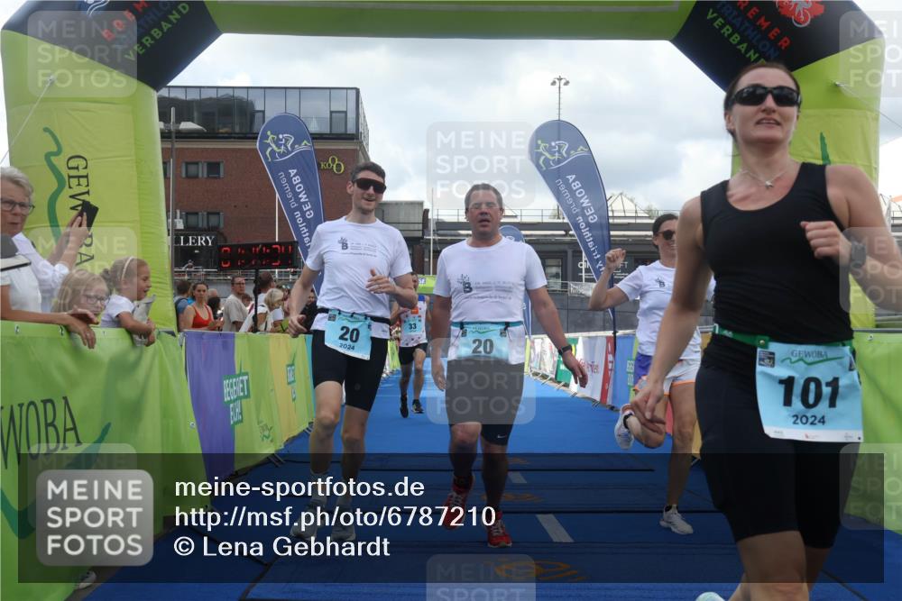 11.08.2024 - GEWOBA Citytriathlon Bremen Lena Gebhardt http://msf.ph/oto/6787210 11.08.2024 11:14:37 Ziel 20, 33, 101 meine-sportfotos.de