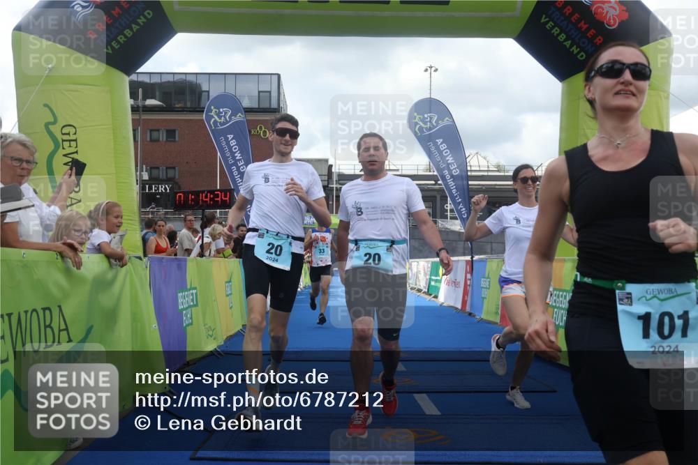 11.08.2024 - GEWOBA Citytriathlon Bremen Lena Gebhardt http://msf.ph/oto/6787212 11.08.2024 11:14:37 Ziel 20, 33, 101 meine-sportfotos.de