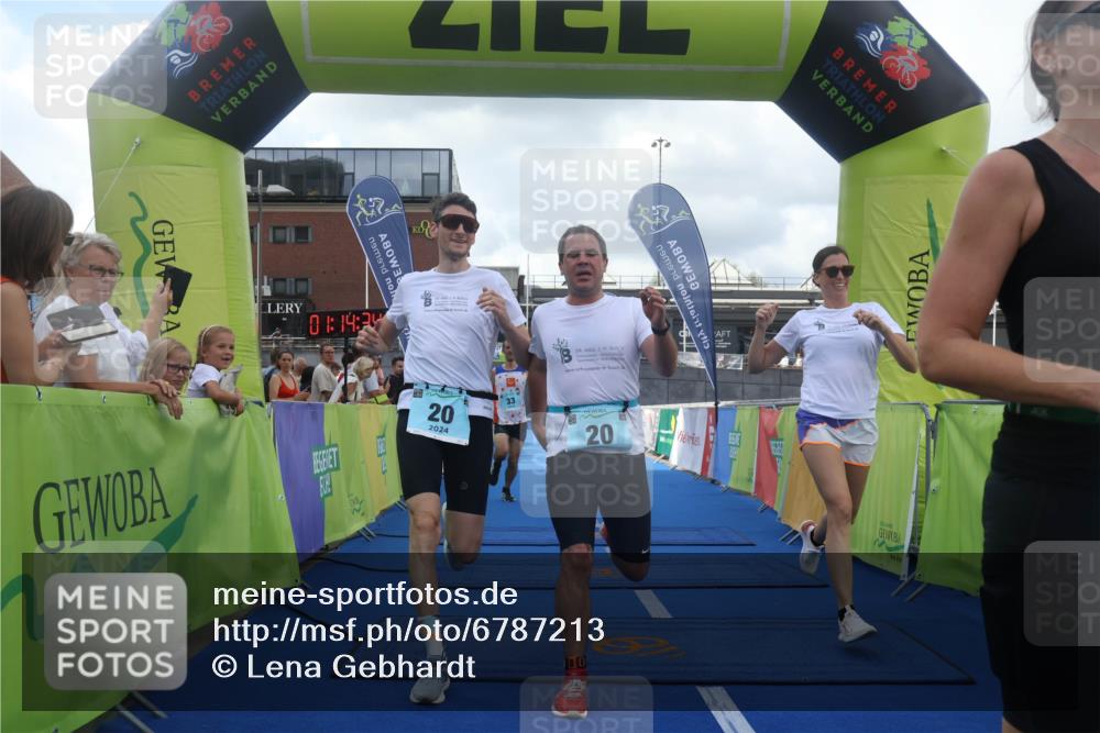 11.08.2024 - GEWOBA Citytriathlon Bremen Lena Gebhardt http://msf.ph/oto/6787213 11.08.2024 11:14:37 Ziel 20, 33, 101 meine-sportfotos.de