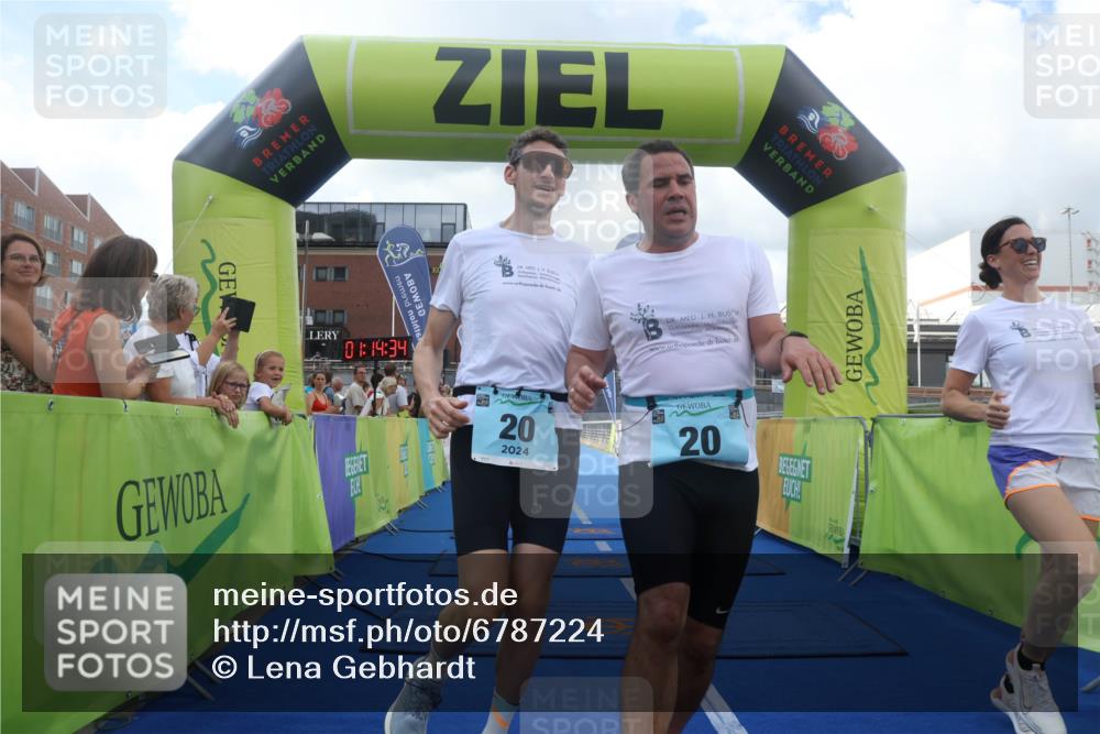 11.08.2024 - GEWOBA Citytriathlon Bremen Lena Gebhardt http://msf.ph/oto/6787224 11.08.2024 11:14:38 Ziel 20, 33, 101 meine-sportfotos.de