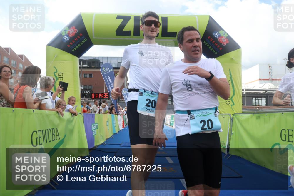 11.08.2024 - GEWOBA Citytriathlon Bremen Lena Gebhardt http://msf.ph/oto/6787225 11.08.2024 11:14:38 Ziel 20, 33, 101 meine-sportfotos.de