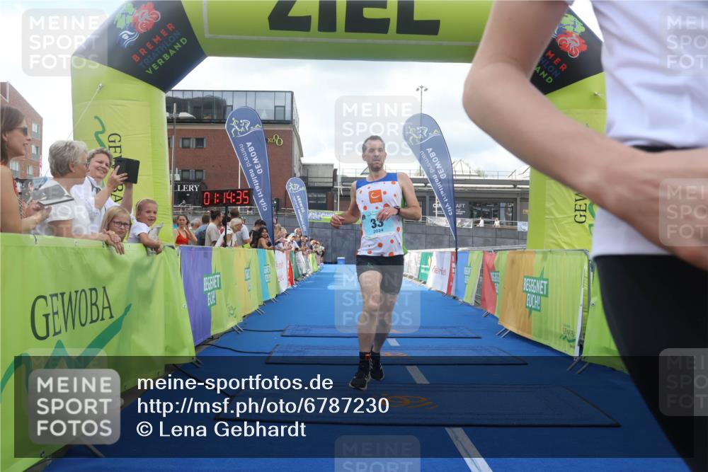 11.08.2024 - GEWOBA Citytriathlon Bremen Lena Gebhardt http://msf.ph/oto/6787230 11.08.2024 11:14:38 Ziel 20, 33, 101 meine-sportfotos.de
