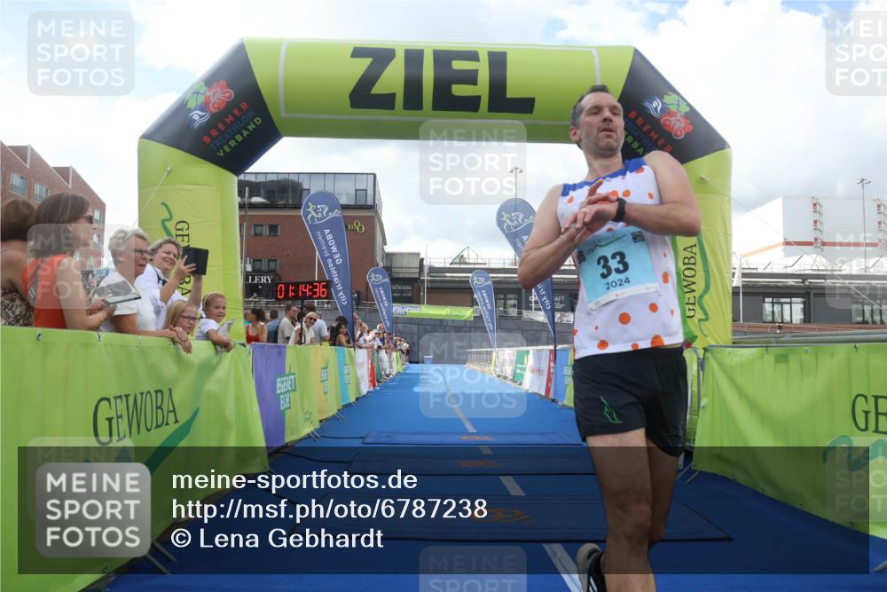 11.08.2024 - GEWOBA Citytriathlon Bremen Lena Gebhardt http://msf.ph/oto/6787238 11.08.2024 11:14:39 Ziel 20, 33, 101 meine-sportfotos.de