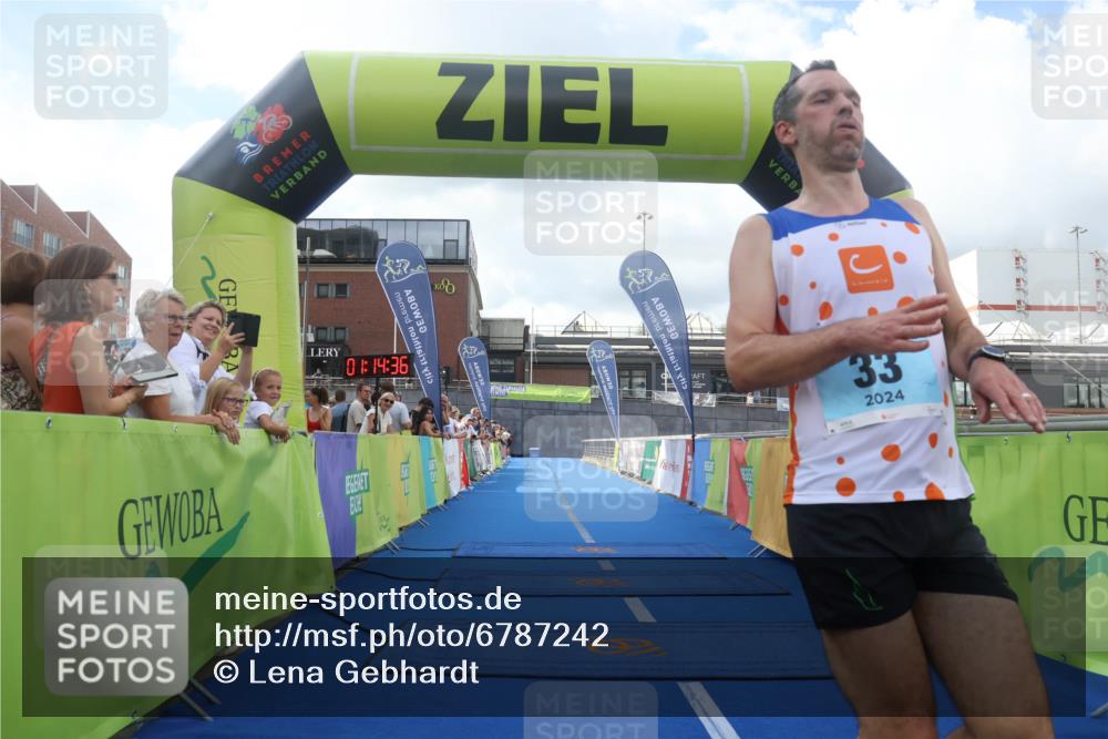 11.08.2024 - GEWOBA Citytriathlon Bremen Lena Gebhardt http://msf.ph/oto/6787242 11.08.2024 11:14:40 Ziel 20, 33, 101 meine-sportfotos.de