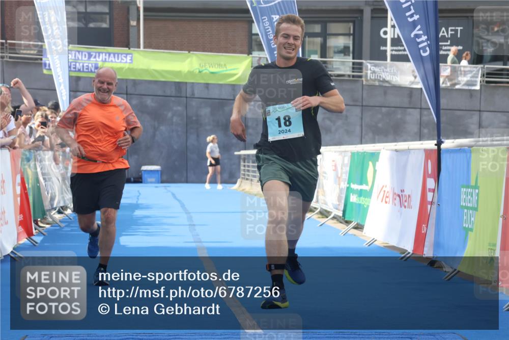 11.08.2024 - GEWOBA Citytriathlon Bremen Lena Gebhardt http://msf.ph/oto/6787256 11.08.2024 11:15:28 Ziel 18 meine-sportfotos.de