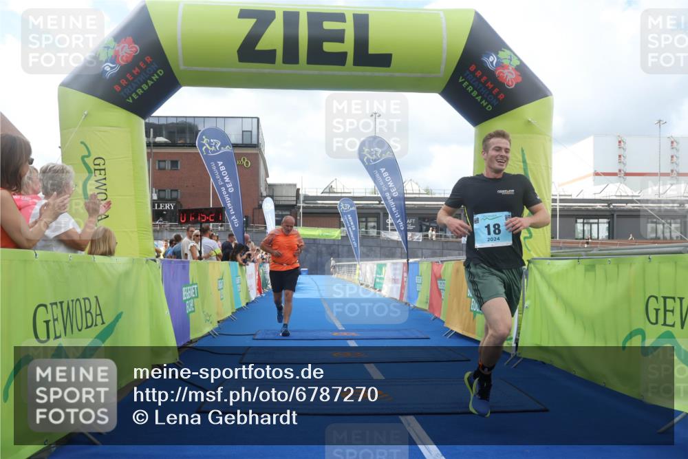 11.08.2024 - GEWOBA Citytriathlon Bremen Lena Gebhardt http://msf.ph/oto/6787270 11.08.2024 11:15:30 Ziel 18 meine-sportfotos.de