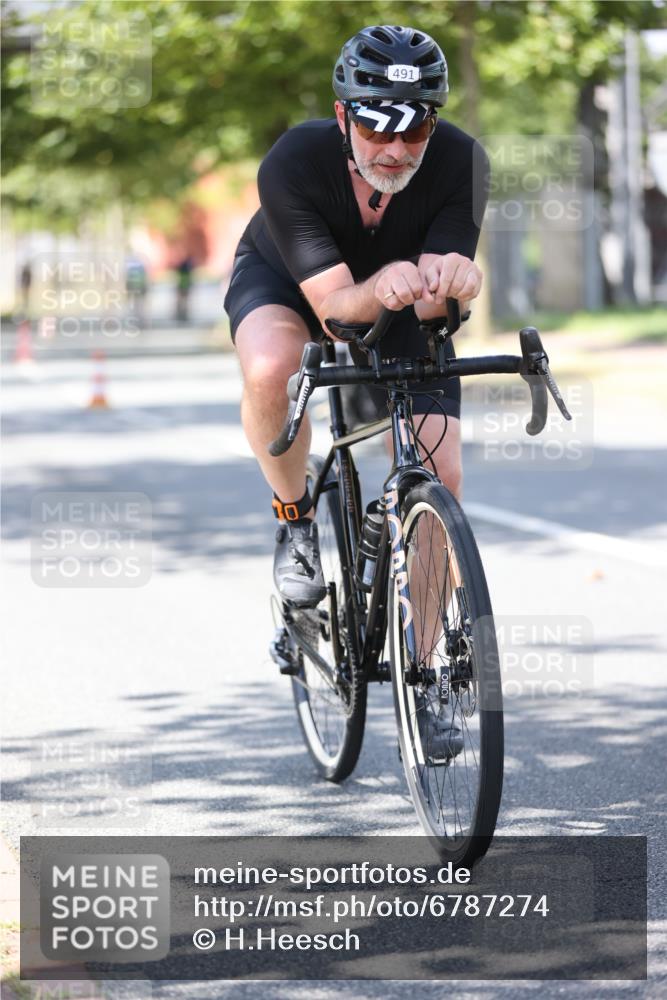 11.08.2024 - GEWOBA Citytriathlon Bremen H.Heesch http://msf.ph/oto/6787274 11.08.2024 13:12:53 Radfahren 281, 331, 346, 448, 457, 491 meine-sportfotos.de