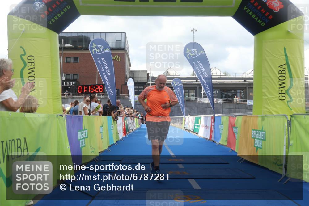 11.08.2024 - GEWOBA Citytriathlon Bremen Lena Gebhardt http://msf.ph/oto/6787281 11.08.2024 11:15:31 Ziel 18, 114 meine-sportfotos.de