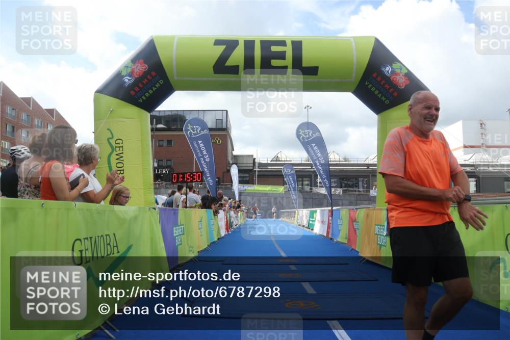 11.08.2024 - GEWOBA Citytriathlon Bremen Lena Gebhardt http://msf.ph/oto/6787298 11.08.2024 11:15:33 Ziel 18, 114 meine-sportfotos.de