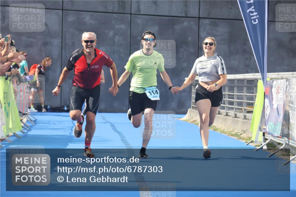 11.08.2024 - GEWOBA Citytriathlon Bremen Lena Gebhardt http://msf.ph/oto/6787303 11.08.2024 11:15:38 Ziel 87, 114 meine-sportfotos.de