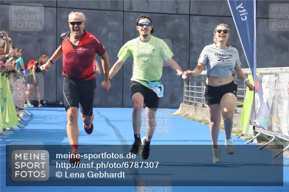 11.08.2024 - GEWOBA Citytriathlon Bremen Lena Gebhardt http://msf.ph/oto/6787307 11.08.2024 11:15:38 Ziel 87, 114 meine-sportfotos.de