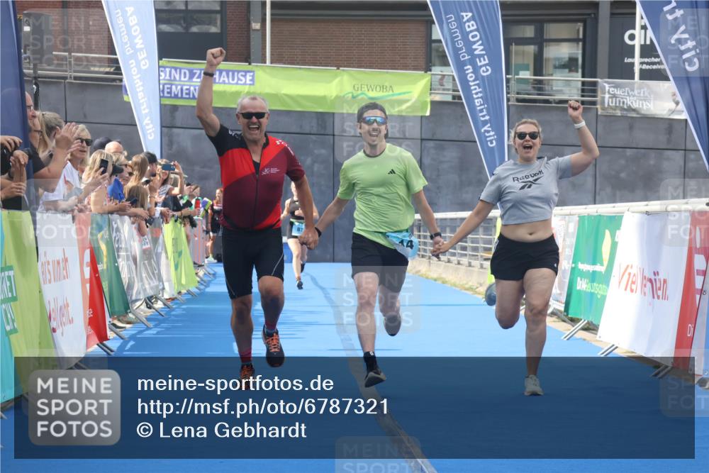 11.08.2024 - GEWOBA Citytriathlon Bremen Lena Gebhardt http://msf.ph/oto/6787321 11.08.2024 11:15:40 Ziel 87, 114 meine-sportfotos.de