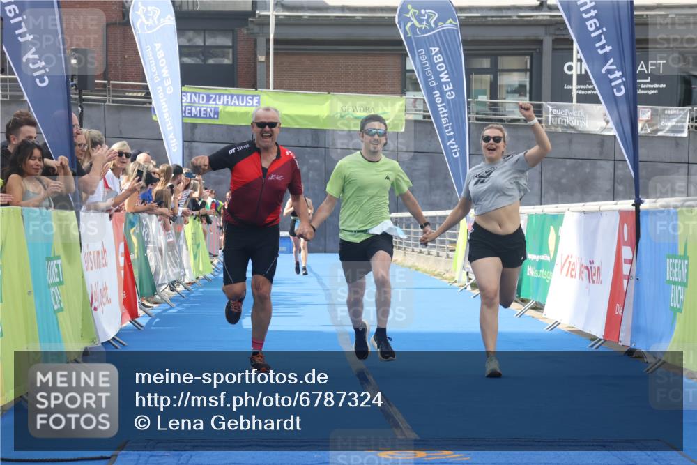 11.08.2024 - GEWOBA Citytriathlon Bremen Lena Gebhardt http://msf.ph/oto/6787324 11.08.2024 11:15:40 Ziel 87, 114 meine-sportfotos.de