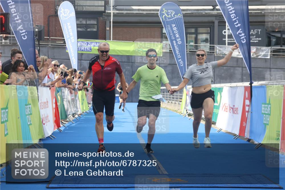 11.08.2024 - GEWOBA Citytriathlon Bremen Lena Gebhardt http://msf.ph/oto/6787325 11.08.2024 11:15:40 Ziel 87, 114 meine-sportfotos.de
