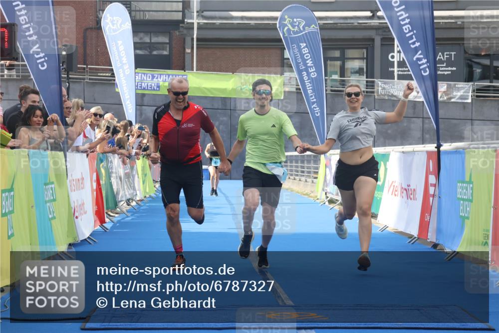 11.08.2024 - GEWOBA Citytriathlon Bremen Lena Gebhardt http://msf.ph/oto/6787327 11.08.2024 11:15:40 Ziel 87, 114 meine-sportfotos.de