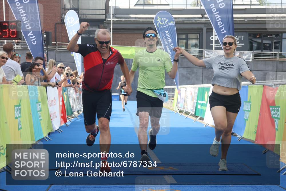 11.08.2024 - GEWOBA Citytriathlon Bremen Lena Gebhardt http://msf.ph/oto/6787334 11.08.2024 11:15:41 Ziel 87, 114 meine-sportfotos.de