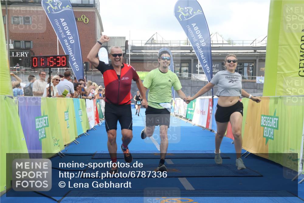 11.08.2024 - GEWOBA Citytriathlon Bremen Lena Gebhardt http://msf.ph/oto/6787336 11.08.2024 11:15:41 Ziel 87, 114 meine-sportfotos.de