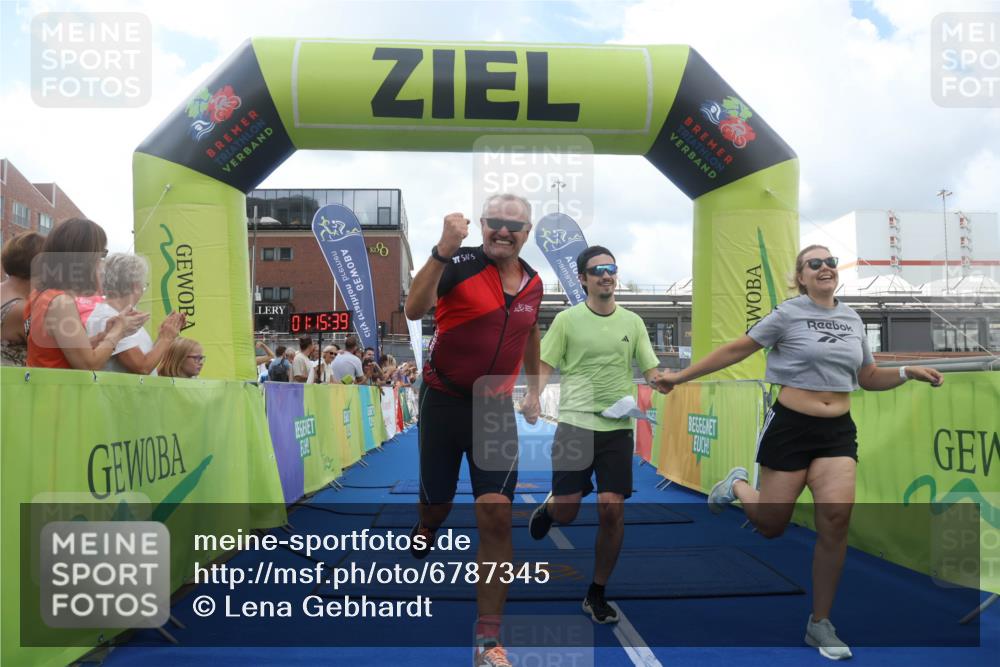 11.08.2024 - GEWOBA Citytriathlon Bremen Lena Gebhardt http://msf.ph/oto/6787345 11.08.2024 11:15:42 Ziel 87, 114 meine-sportfotos.de