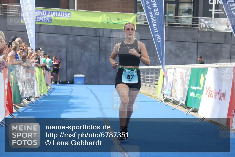 11.08.2024 - GEWOBA Citytriathlon Bremen Lena Gebhardt http://msf.ph/oto/6787351 11.08.2024 11:15:45 Ziel 87, 114 meine-sportfotos.de