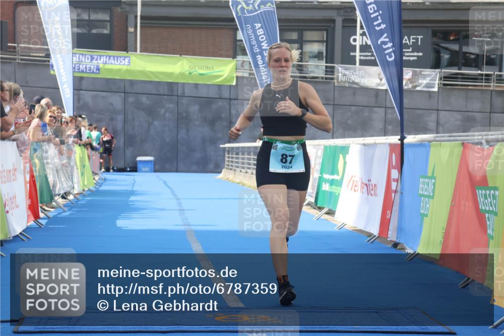 11.08.2024 - GEWOBA Citytriathlon Bremen Lena Gebhardt http://msf.ph/oto/6787359 11.08.2024 11:15:46 Ziel 87, 114 meine-sportfotos.de