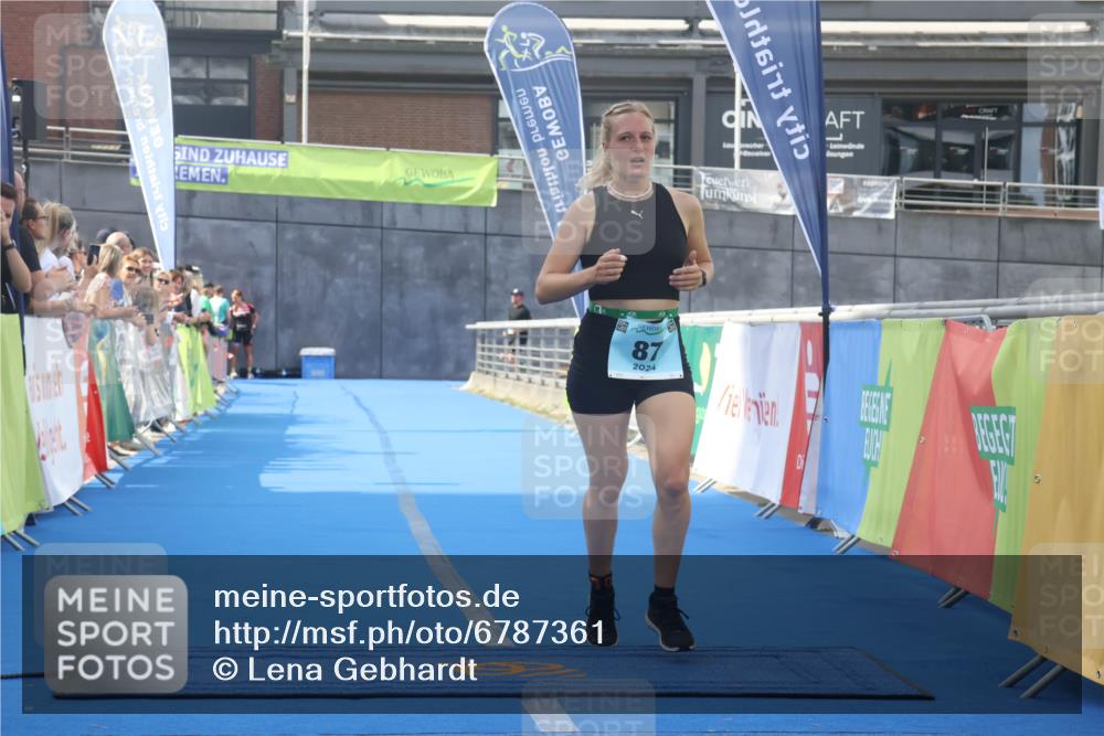 11.08.2024 - GEWOBA Citytriathlon Bremen Lena Gebhardt http://msf.ph/oto/6787361 11.08.2024 11:15:46 Ziel 87, 114 meine-sportfotos.de
