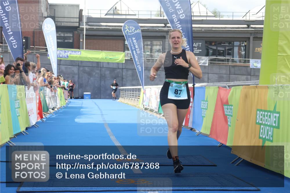 11.08.2024 - GEWOBA Citytriathlon Bremen Lena Gebhardt http://msf.ph/oto/6787368 11.08.2024 11:15:47 Ziel 87, 114 meine-sportfotos.de
