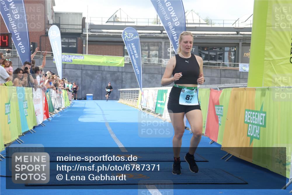 11.08.2024 - GEWOBA Citytriathlon Bremen Lena Gebhardt http://msf.ph/oto/6787371 11.08.2024 11:15:47 Ziel 87, 114 meine-sportfotos.de