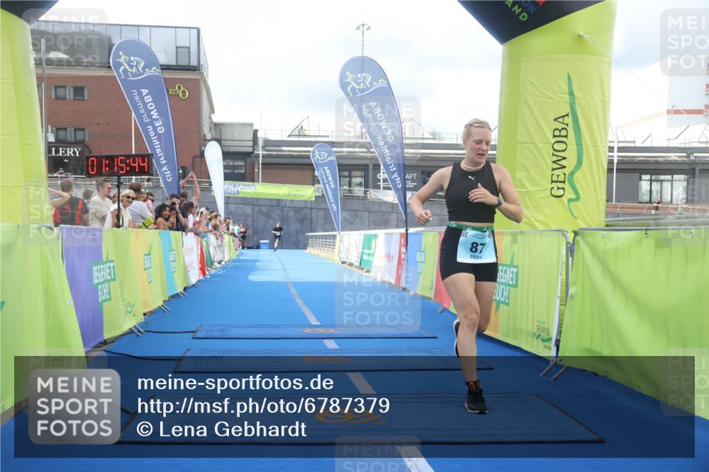 11.08.2024 - GEWOBA Citytriathlon Bremen Lena Gebhardt http://msf.ph/oto/6787379 11.08.2024 11:15:47 Ziel 87, 114 meine-sportfotos.de