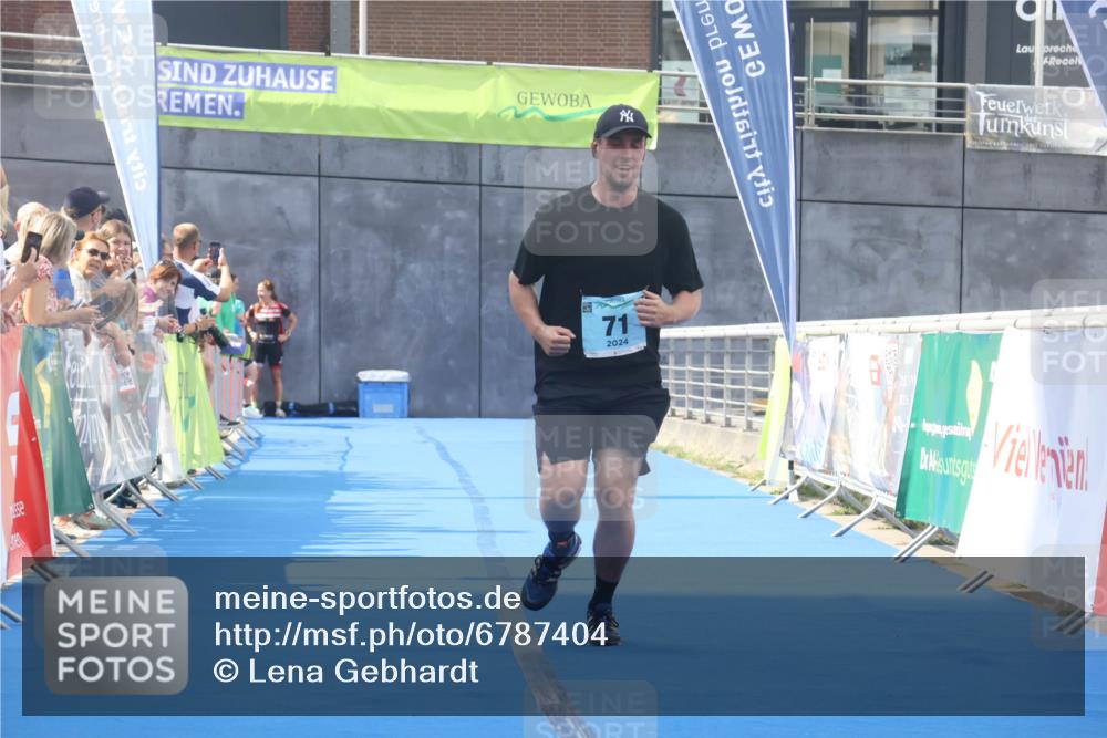 11.08.2024 - GEWOBA Citytriathlon Bremen Lena Gebhardt http://msf.ph/oto/6787404 11.08.2024 11:15:56 Ziel 71 meine-sportfotos.de