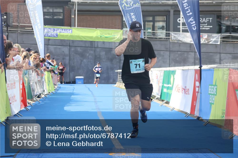 11.08.2024 - GEWOBA Citytriathlon Bremen Lena Gebhardt http://msf.ph/oto/6787412 11.08.2024 11:15:57 Ziel 15, 71 meine-sportfotos.de