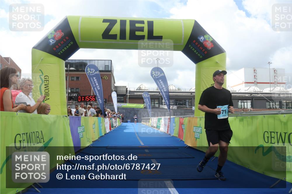 11.08.2024 - GEWOBA Citytriathlon Bremen Lena Gebhardt http://msf.ph/oto/6787427 11.08.2024 11:15:59 Ziel 15, 71, 96 meine-sportfotos.de