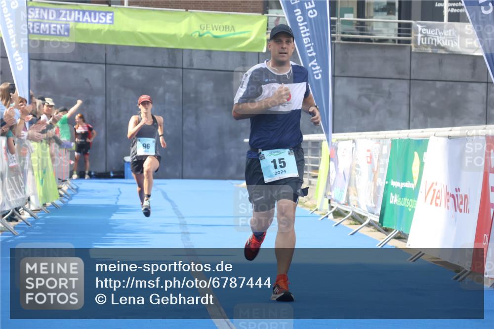 11.08.2024 - GEWOBA Citytriathlon Bremen Lena Gebhardt http://msf.ph/oto/6787444 11.08.2024 11:16:05 Ziel 15, 71, 96 meine-sportfotos.de