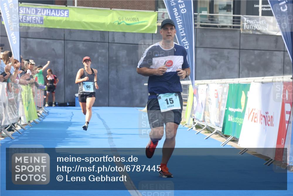 11.08.2024 - GEWOBA Citytriathlon Bremen Lena Gebhardt http://msf.ph/oto/6787445 11.08.2024 11:16:05 Ziel 15, 71, 96 meine-sportfotos.de