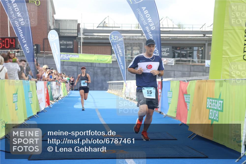 11.08.2024 - GEWOBA Citytriathlon Bremen Lena Gebhardt http://msf.ph/oto/6787461 11.08.2024 11:16:07 Ziel 15, 96 meine-sportfotos.de
