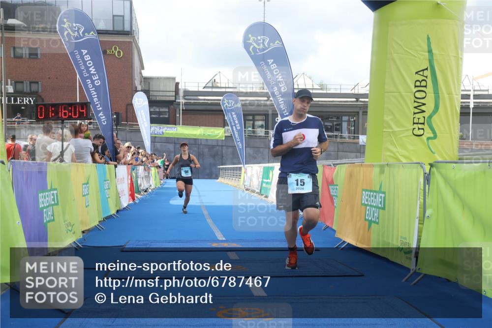 11.08.2024 - GEWOBA Citytriathlon Bremen Lena Gebhardt http://msf.ph/oto/6787467 11.08.2024 11:16:07 Ziel 15, 96 meine-sportfotos.de