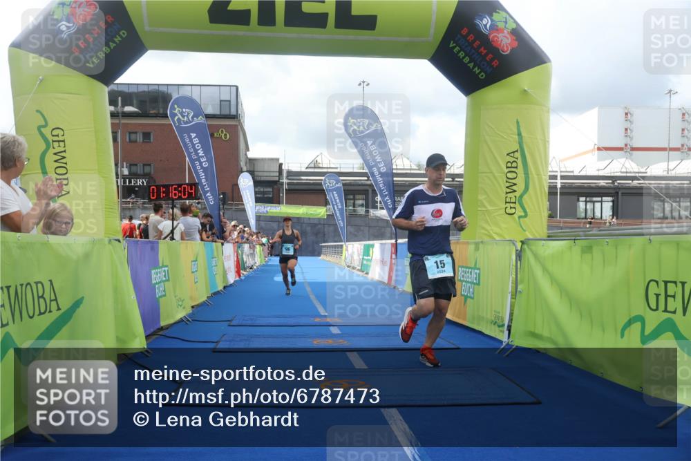 11.08.2024 - GEWOBA Citytriathlon Bremen Lena Gebhardt http://msf.ph/oto/6787473 11.08.2024 11:16:08 Ziel 15, 96 meine-sportfotos.de