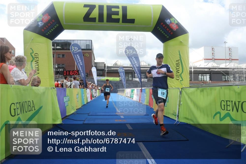 11.08.2024 - GEWOBA Citytriathlon Bremen Lena Gebhardt http://msf.ph/oto/6787474 11.08.2024 11:16:08 Ziel 15, 96 meine-sportfotos.de