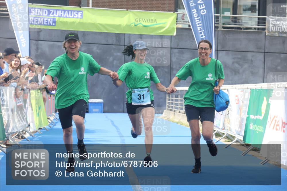 11.08.2024 - GEWOBA Citytriathlon Bremen Lena Gebhardt http://msf.ph/oto/6787506 11.08.2024 11:16:27 Ziel 31 meine-sportfotos.de