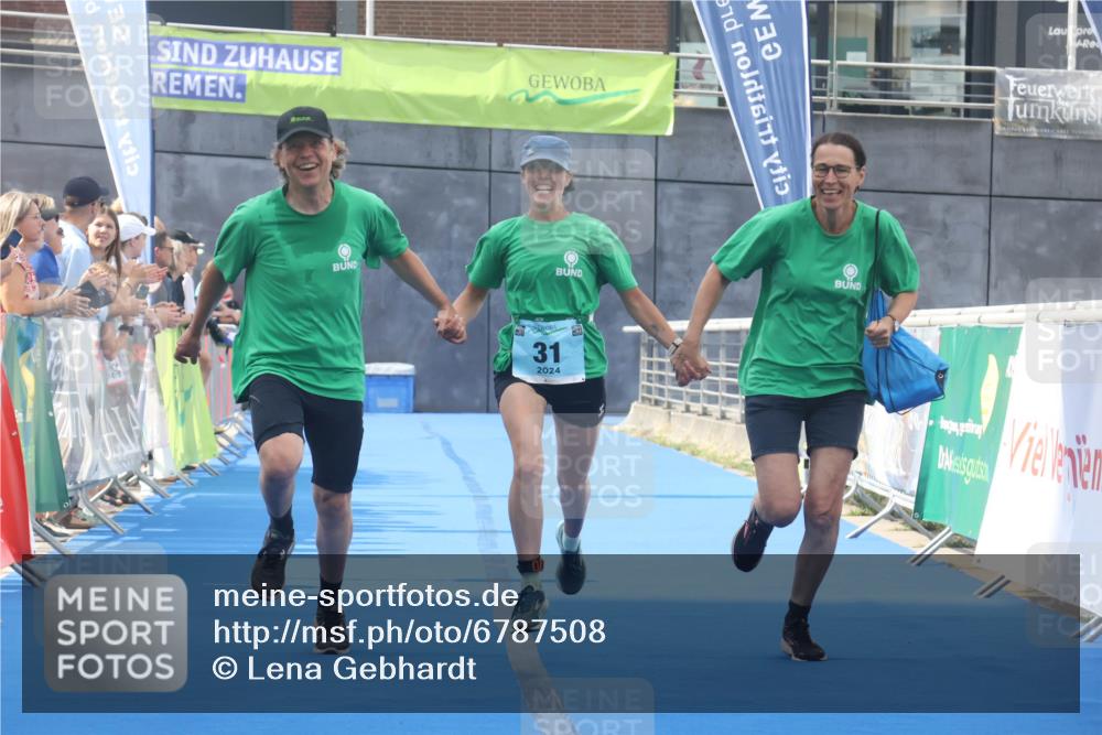 11.08.2024 - GEWOBA Citytriathlon Bremen Lena Gebhardt http://msf.ph/oto/6787508 11.08.2024 11:16:27 Ziel 31 meine-sportfotos.de