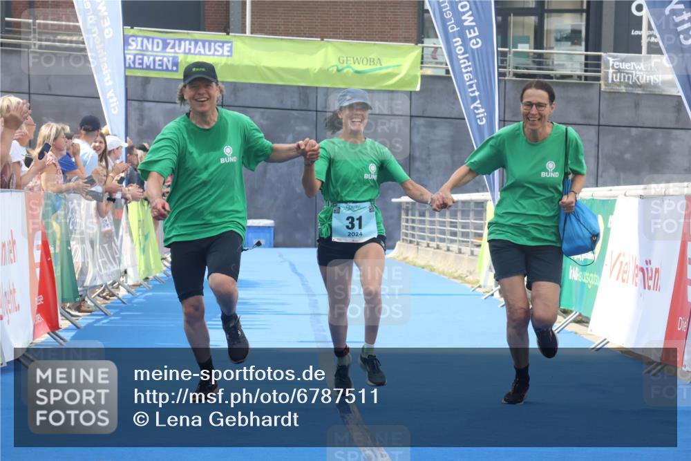 11.08.2024 - GEWOBA Citytriathlon Bremen Lena Gebhardt http://msf.ph/oto/6787511 11.08.2024 11:16:27 Ziel 31 meine-sportfotos.de