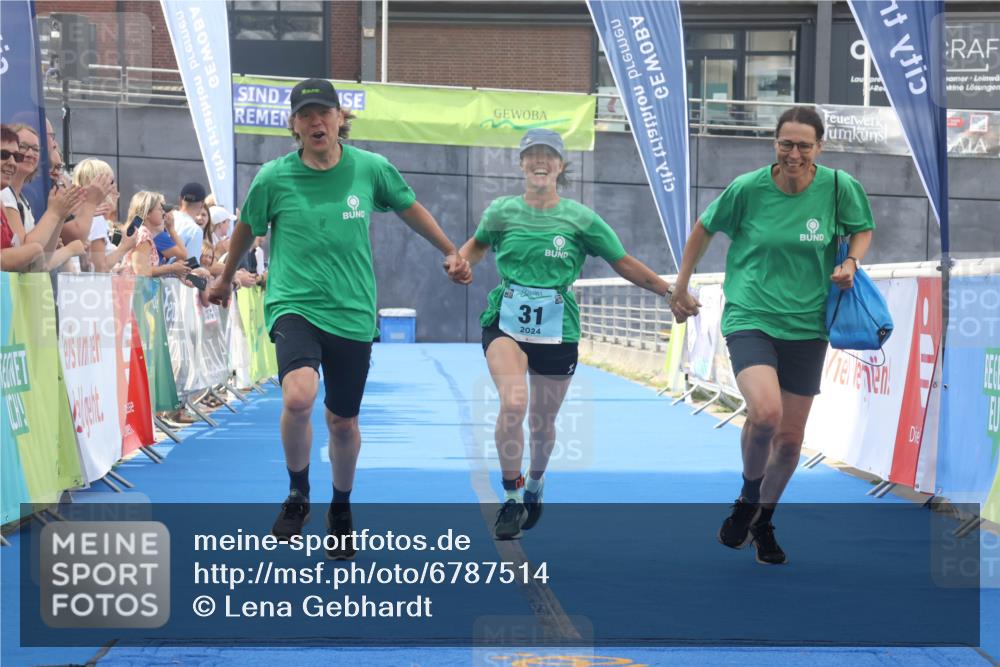 11.08.2024 - GEWOBA Citytriathlon Bremen Lena Gebhardt http://msf.ph/oto/6787514 11.08.2024 11:16:28 Ziel 31 meine-sportfotos.de