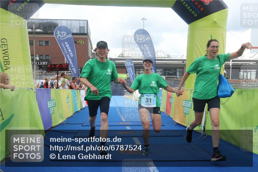 11.08.2024 - GEWOBA Citytriathlon Bremen Lena Gebhardt http://msf.ph/oto/6787524 11.08.2024 11:16:29 Ziel 31 meine-sportfotos.de