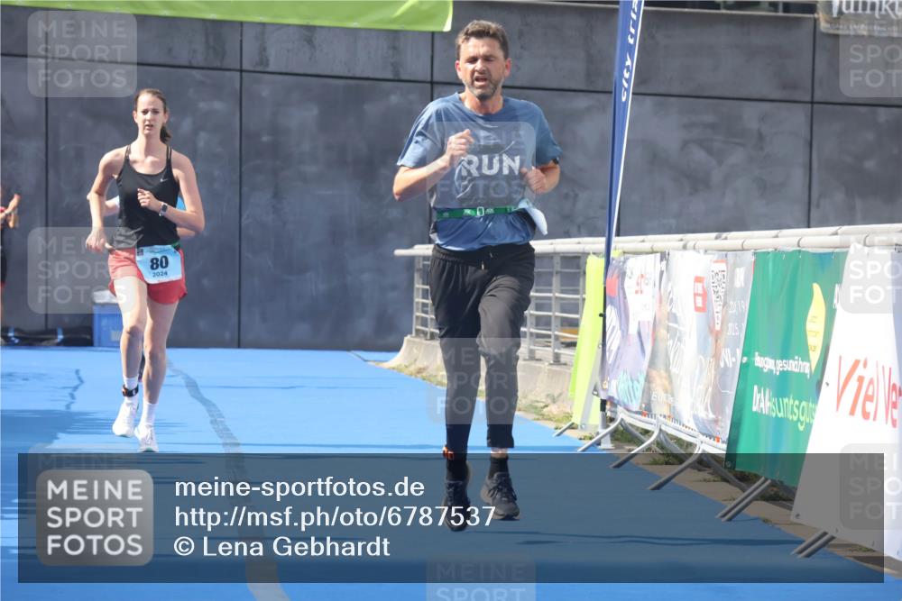 11.08.2024 - GEWOBA Citytriathlon Bremen Lena Gebhardt http://msf.ph/oto/6787537 11.08.2024 11:16:52 Ziel 29, 66, 80 meine-sportfotos.de