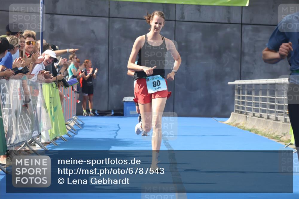 11.08.2024 - GEWOBA Citytriathlon Bremen Lena Gebhardt http://msf.ph/oto/6787543 11.08.2024 11:16:53 Ziel 29, 66, 80 meine-sportfotos.de