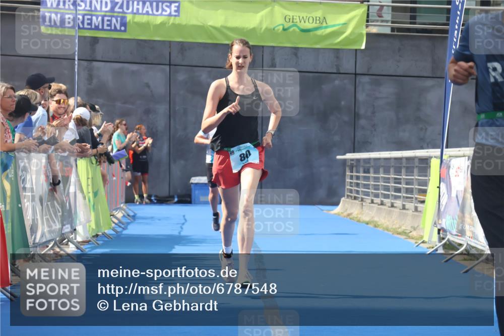 11.08.2024 - GEWOBA Citytriathlon Bremen Lena Gebhardt http://msf.ph/oto/6787548 11.08.2024 11:16:53 Ziel 29, 66, 80 meine-sportfotos.de