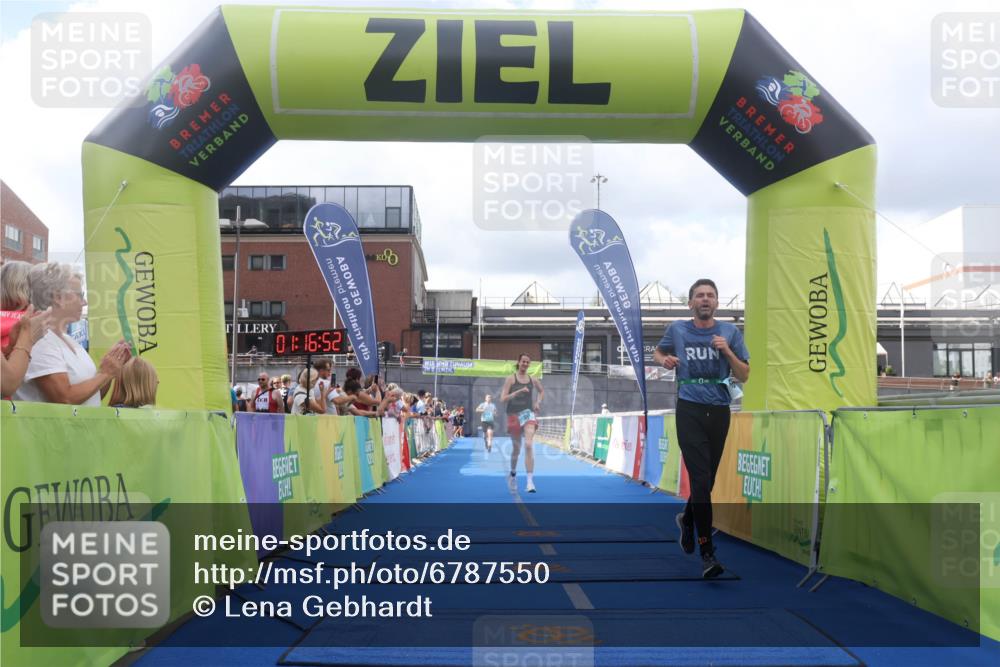 11.08.2024 - GEWOBA Citytriathlon Bremen Lena Gebhardt http://msf.ph/oto/6787550 11.08.2024 11:16:55 Ziel 29, 66, 80 meine-sportfotos.de