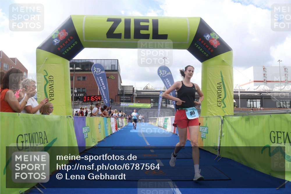 11.08.2024 - GEWOBA Citytriathlon Bremen Lena Gebhardt http://msf.ph/oto/6787564 11.08.2024 11:16:57 Ziel 29, 66, 80, 94 meine-sportfotos.de