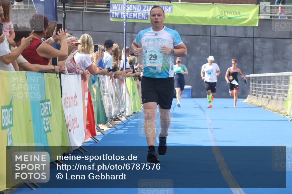 11.08.2024 - GEWOBA Citytriathlon Bremen Lena Gebhardt http://msf.ph/oto/6787576 11.08.2024 11:16:59 Ziel 29, 66, 80, 94 meine-sportfotos.de